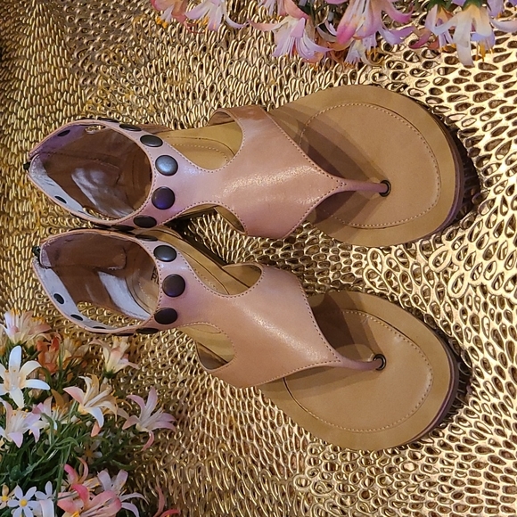 Kenneth Cole Reaction Gladiator Sandals - Picture 1 of 8